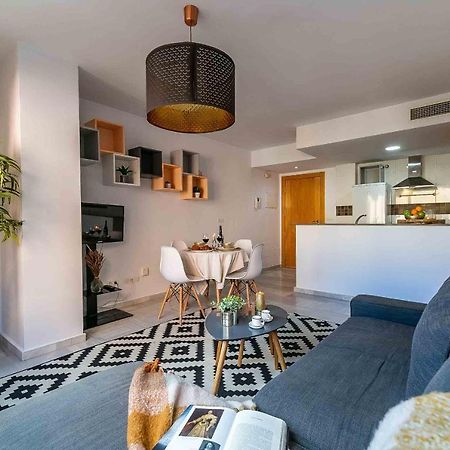 Carlos Haya Beautiful Apartment With Parking Malaga Exterior photo