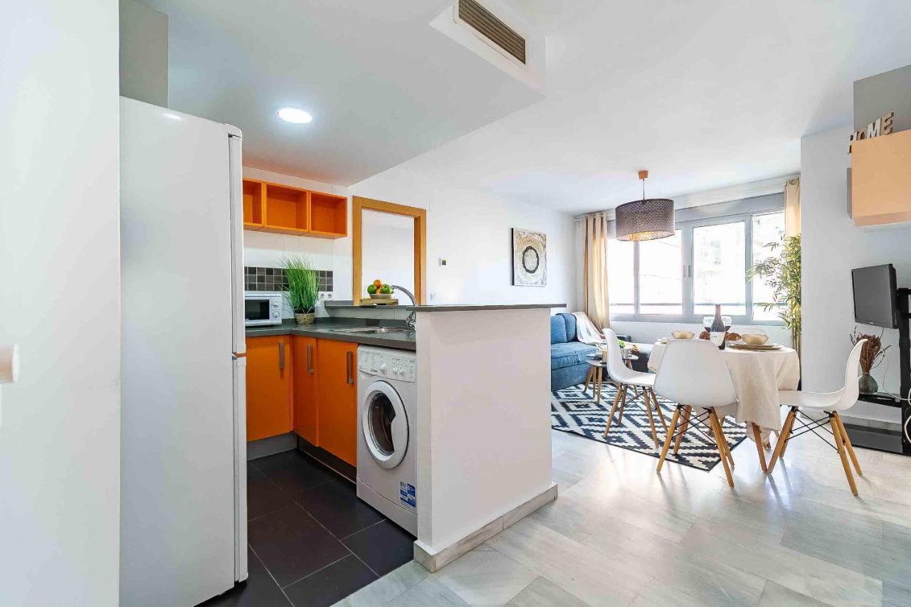 Carlos Haya Beautiful Apartment With Parking Malaga Exterior photo