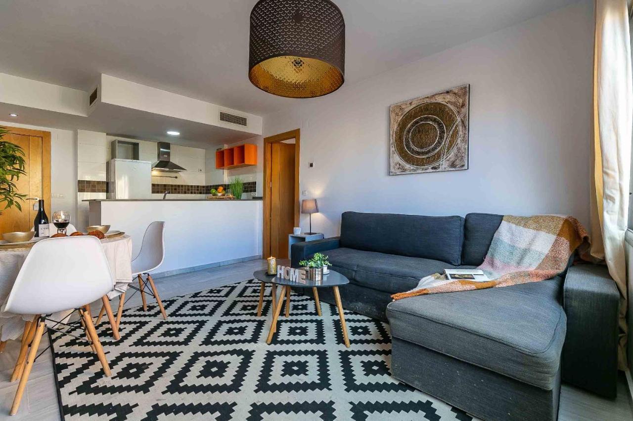 Carlos Haya Beautiful Apartment With Parking Malaga Exterior photo