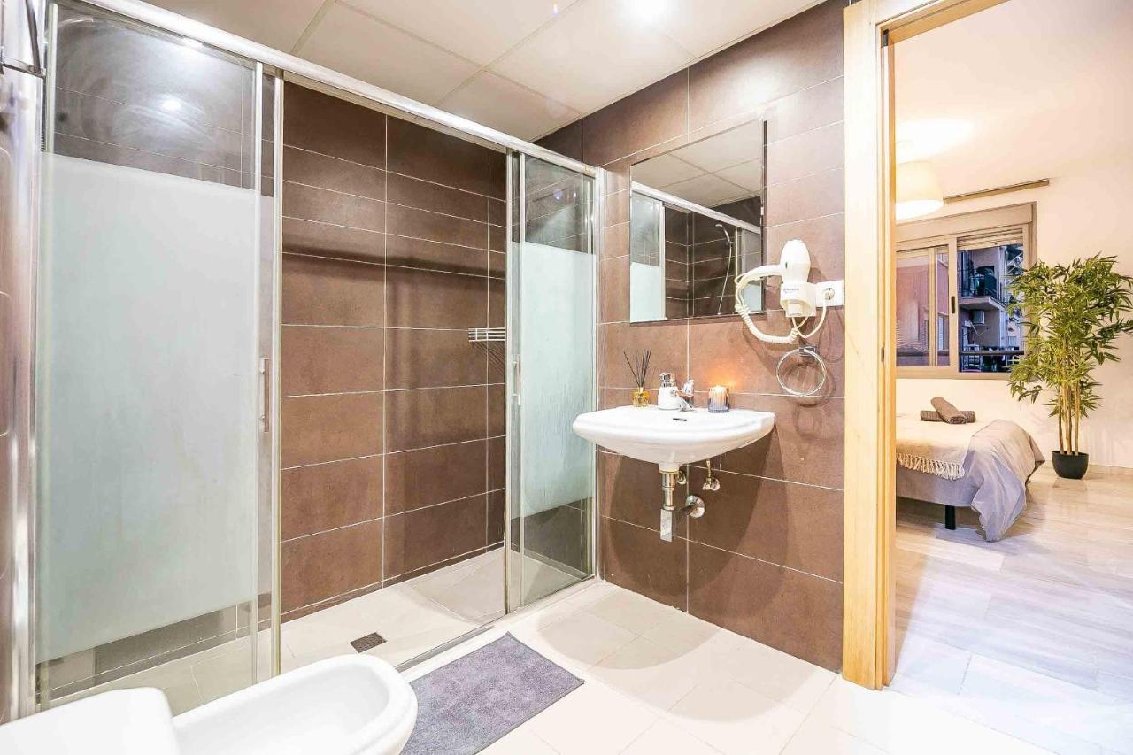 Carlos Haya Beautiful Apartment With Parking Malaga Exterior photo