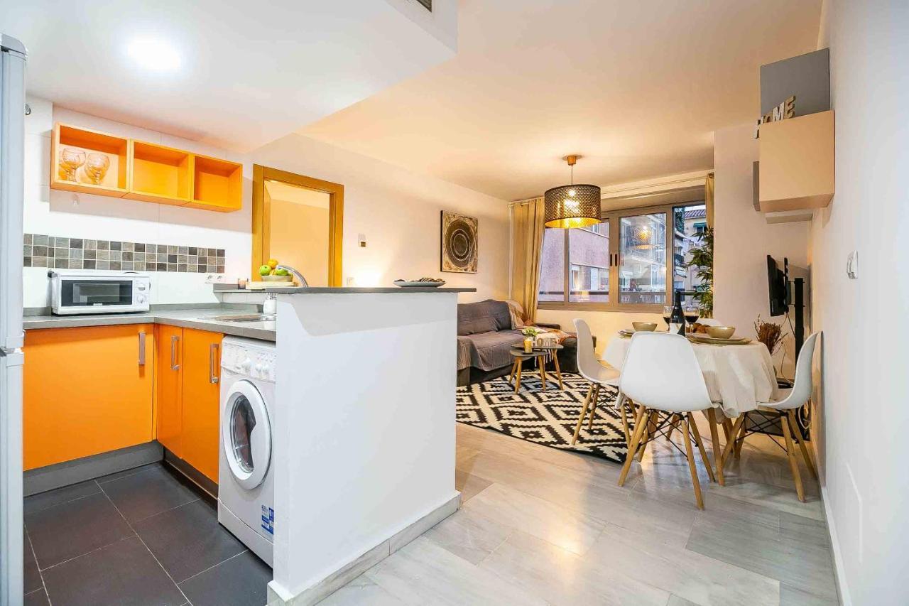 Carlos Haya Beautiful Apartment With Parking Malaga Exterior photo